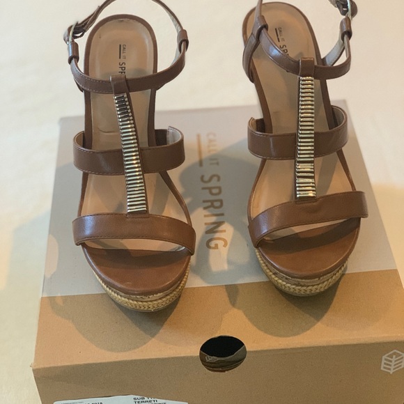 Call It Spring size 8.5 brown Wedges - Picture 6 of 8